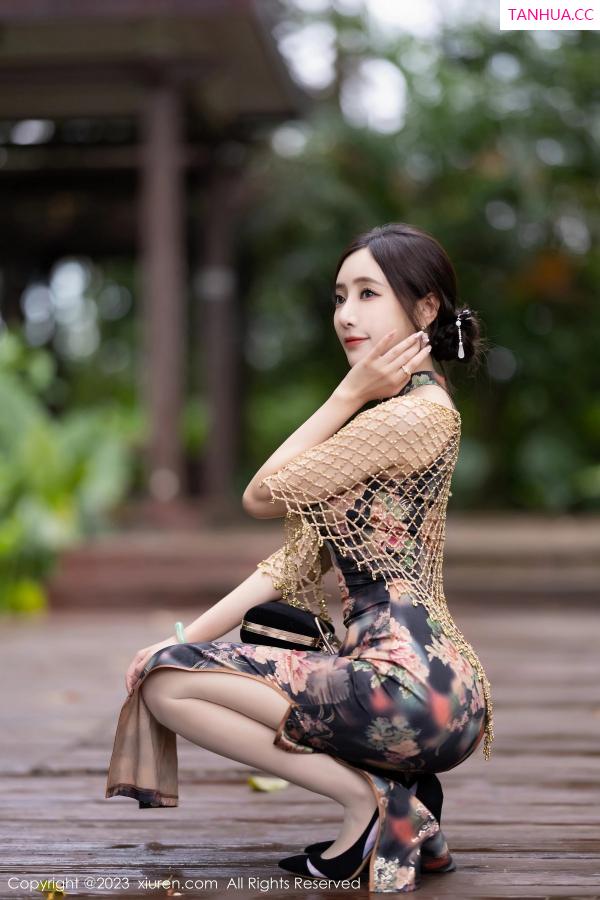 王馨瑶  [XiuRen]高清写真图 2023.10.11 No.7495 王馨瑶yanni 美腿旗袍第10张图片